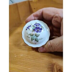 Vintage Japan Trinket Box & Lid Vanity Jewelry White Purple Flowers 03165